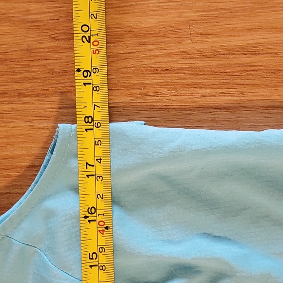 Columbia button down sleeveless top. - Picture 8 of 10